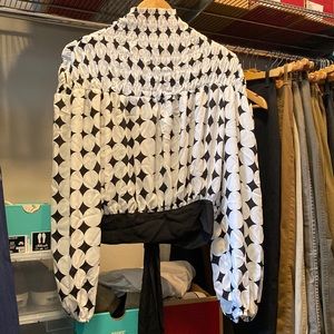 black and white do + be top